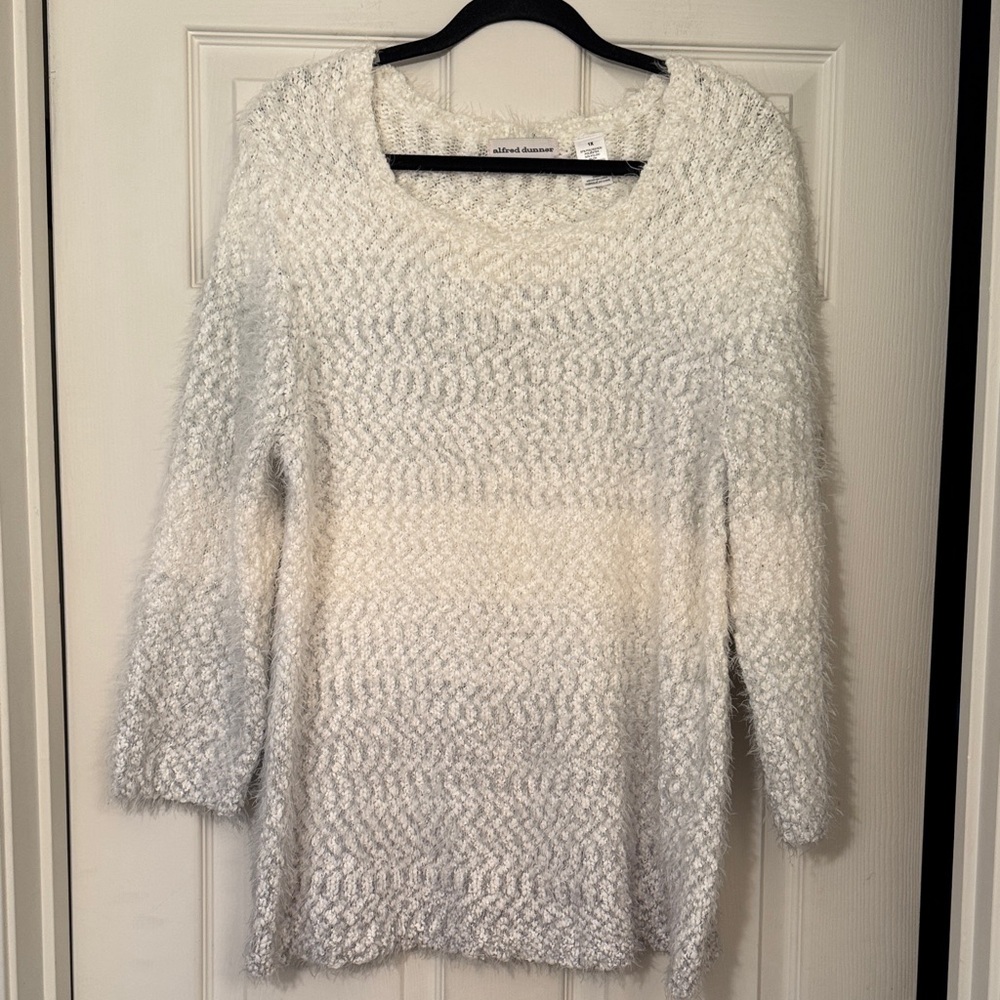 Alfred Dunner White Textured eyelash Sweater soft, furry and stretchy size 1x